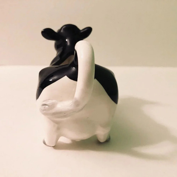 Vintage Otagiri Cow Creamer Black and White 5.5 Inch Long - Picture 6 of 16